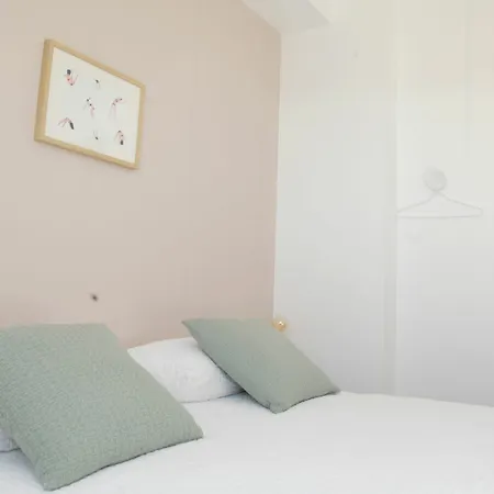 Sleepinconcarneau, 200 M De La Mer, Centre-ville Pietonnier *